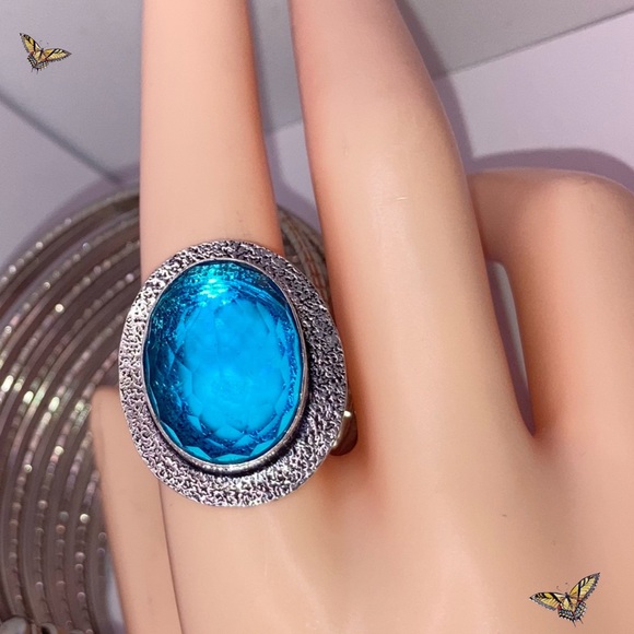 Sparkling Blue Topaz Gemstone Handmade Halo Ring - Picture 3 of 4